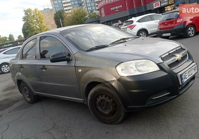 Сірий Шевроле Авео, об'ємом двигуна 1.5 л та пробігом 300 тис. км за 2500 $, фото 1 на Automoto.ua