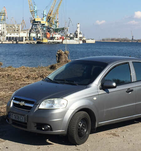 Серый Шевроле Авео, объемом двигателя 1.5 л и пробегом 225 тыс. км за 4100 $, фото 1 на Automoto.ua