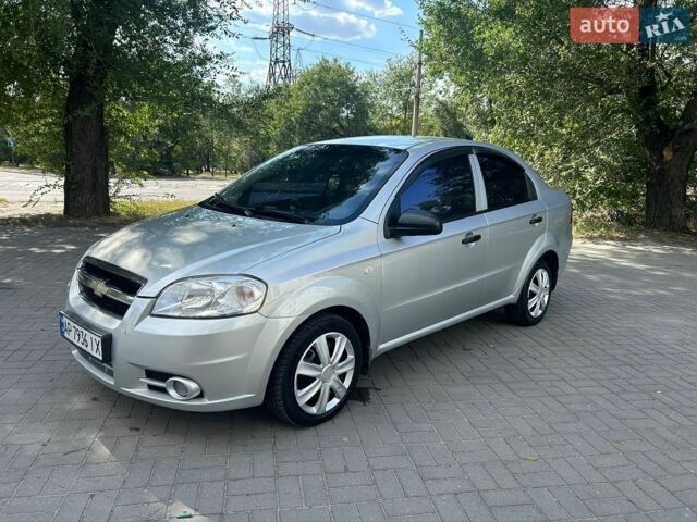 Серый Шевроле Авео, объемом двигателя 1.5 л и пробегом 235 тыс. км за 4000 $, фото 1 на Automoto.ua