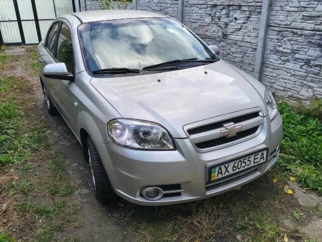 Серый Шевроле Авео, объемом двигателя 1.6 л и пробегом 205 тыс. км за 3200 $, фото 1 на Automoto.ua