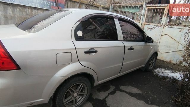 Сірий Шевроле Авео, об'ємом двигуна 1.5 л та пробігом 287 тис. км за 3600 $, фото 1 на Automoto.ua