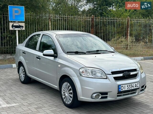 Сірий Шевроле Авео, об'ємом двигуна 1.5 л та пробігом 300 тис. км за 2500 $, фото 1 на Automoto.ua