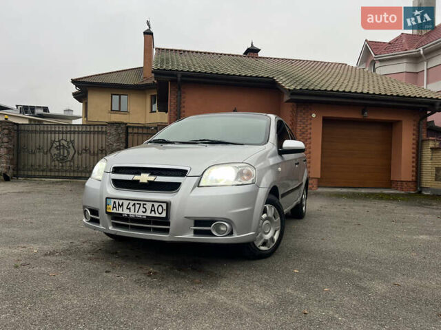 Сірий Шевроле Авео, об'ємом двигуна 1.5 л та пробігом 188 тис. км за 4180 $, фото 1 на Automoto.ua