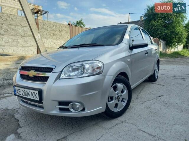 Серый Шевроле Авео, объемом двигателя 1.5 л и пробегом 241 тыс. км за 4800 $, фото 1 на Automoto.ua