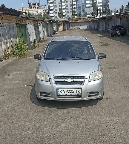 Сірий Шевроле Авео, об'ємом двигуна 1.5 л та пробігом 424 тис. км за 2200 $, фото 1 на Automoto.ua