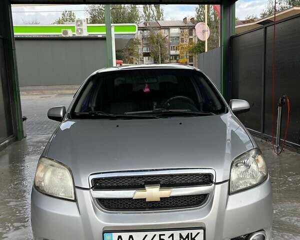 Серый Шевроле Авео, объемом двигателя 1.5 л и пробегом 203 тыс. км за 3800 $, фото 1 на Automoto.ua
