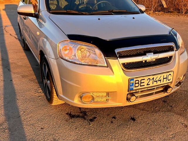 Серый Шевроле Авео, объемом двигателя 1.5 л и пробегом 250 тыс. км за 3199 $, фото 1 на Automoto.ua