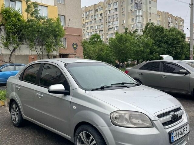 Серый Шевроле Авео, объемом двигателя 1.6 л и пробегом 295 тыс. км за 2900 $, фото 1 на Automoto.ua