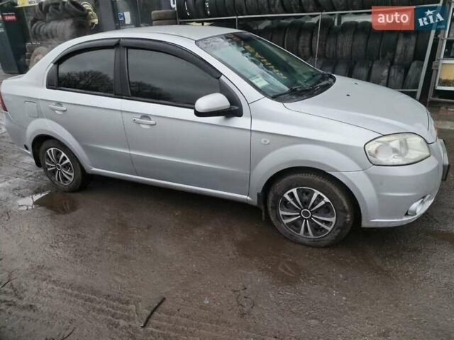 Серый Шевроле Авео, объемом двигателя 1.6 л и пробегом 344 тыс. км за 2800 $, фото 1 на Automoto.ua