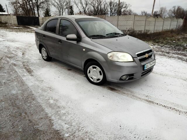 Серый Шевроле Авео, объемом двигателя 1.5 л и пробегом 180 тыс. км за 3200 $, фото 1 на Automoto.ua