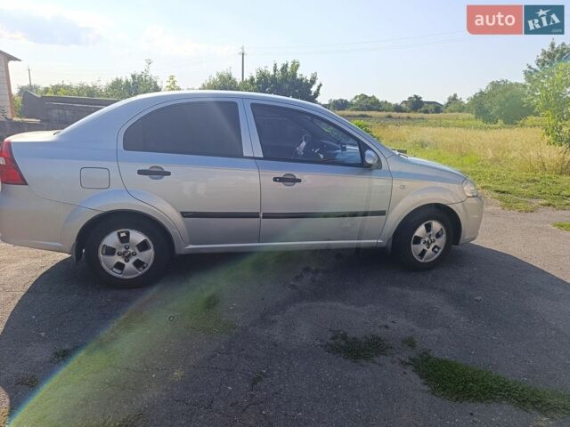 Серый Шевроле Авео, объемом двигателя 1.5 л и пробегом 200 тыс. км за 4700 $, фото 1 на Automoto.ua