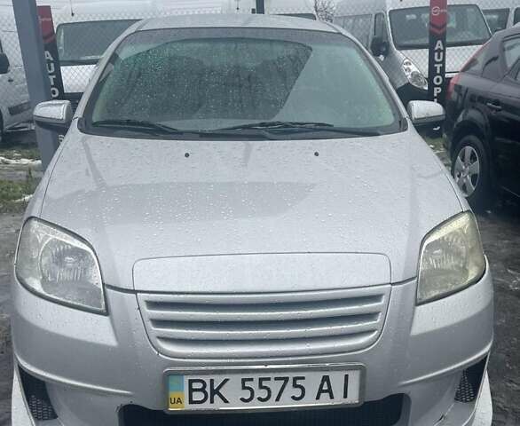 Сірий Шевроле Авео, об'ємом двигуна 1.6 л та пробігом 380 тис. км за 3200 $, фото 1 на Automoto.ua
