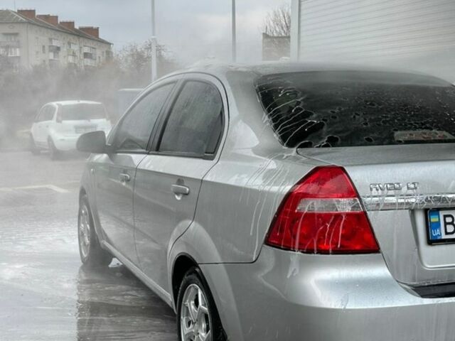 Серый Шевроле Авео, объемом двигателя 1.6 л и пробегом 120 тыс. км за 4000 $, фото 1 на Automoto.ua
