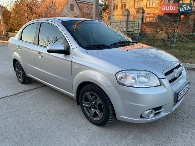 Серый Шевроле Авео, объемом двигателя 1.6 л и пробегом 175 тыс. км за 4400 $, фото 1 на Automoto.ua
