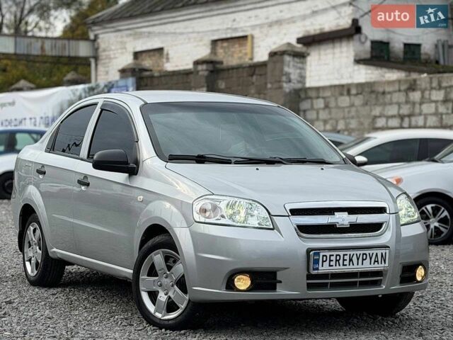 Сірий Шевроле Авео, об'ємом двигуна 1.5 л та пробігом 143 тис. км за 3300 $, фото 1 на Automoto.ua