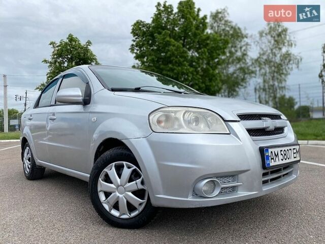 Серый Шевроле Авео, объемом двигателя 1.6 л и пробегом 226 тыс. км за 2500 $, фото 1 на Automoto.ua
