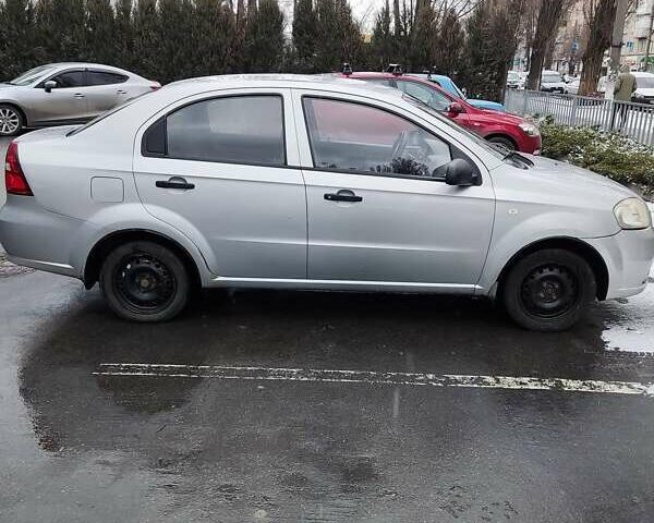 Сірий Шевроле Авео, об'ємом двигуна 1.5 л та пробігом 243 тис. км за 3600 $, фото 1 на Automoto.ua