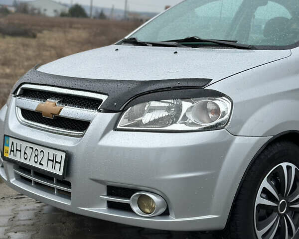 Серый Шевроле Авео, объемом двигателя 1.5 л и пробегом 317 тыс. км за 3500 $, фото 1 на Automoto.ua