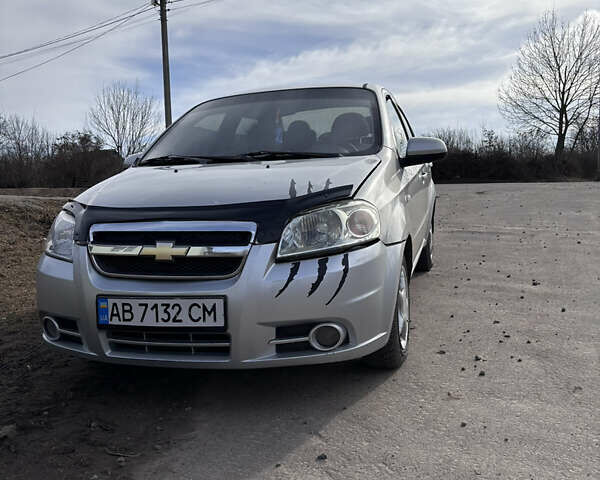 Сірий Шевроле Авео, об'ємом двигуна 1.6 л та пробігом 250 тис. км за 2700 $, фото 1 на Automoto.ua