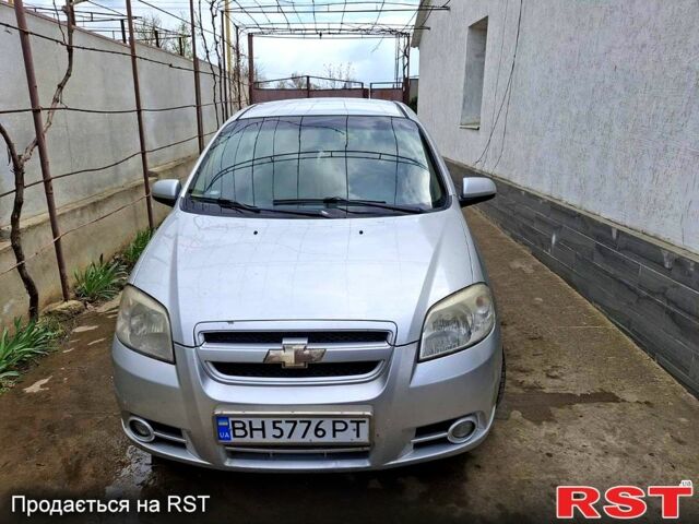 Серый Шевроле Авео, объемом двигателя 1.6 л и пробегом 259 тыс. км за 3900 $, фото 1 на Automoto.ua
