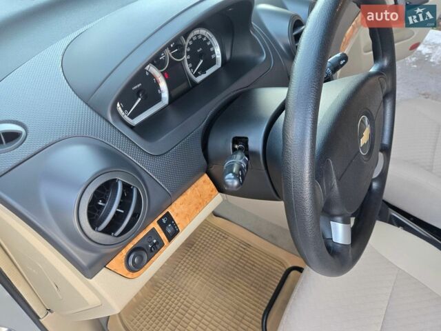 Серый Шевроле Авео, объемом двигателя 1.6 л и пробегом 44 тыс. км за 4999 $, фото 1 на Automoto.ua