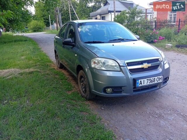Серый Шевроле Авео, объемом двигателя 1.5 л и пробегом 250 тыс. км за 3150 $, фото 1 на Automoto.ua