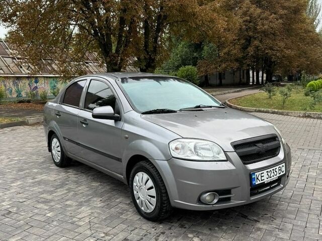 Сірий Шевроле Авео, об'ємом двигуна 1.5 л та пробігом 240 тис. км за 2700 $, фото 1 на Automoto.ua