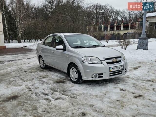 Серый Шевроле Авео, объемом двигателя 1.6 л и пробегом 200 тыс. км за 2500 $, фото 1 на Automoto.ua