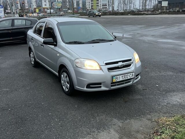 Сірий Шевроле Авео, об'ємом двигуна 1.5 л та пробігом 140 тис. км за 3900 $, фото 1 на Automoto.ua