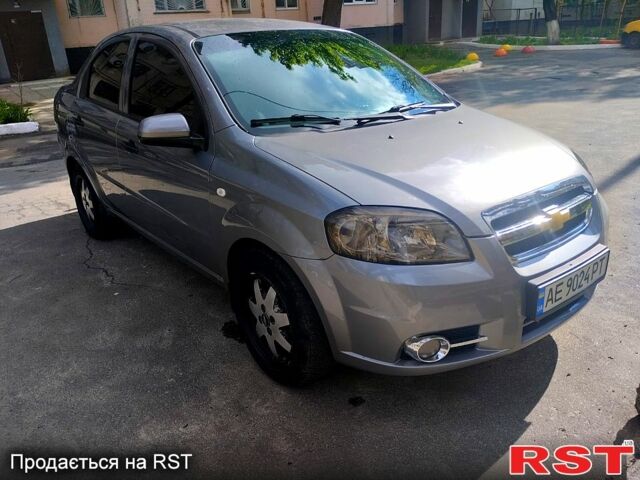 Серый Шевроле Авео, объемом двигателя 1.5 л и пробегом 142 тыс. км за 4500 $, фото 1 на Automoto.ua