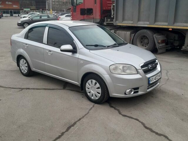 Серый Шевроле Авео, объемом двигателя 1.6 л и пробегом 187 тыс. км за 5200 $, фото 1 на Automoto.ua