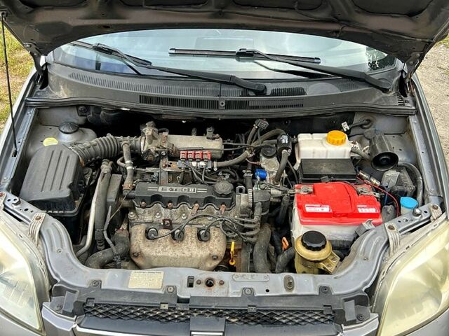 Серый Шевроле Авео, объемом двигателя 1.5 л и пробегом 170 тыс. км за 2750 $, фото 1 на Automoto.ua