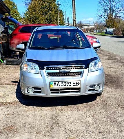 Серый Шевроле Авео, объемом двигателя 1.6 л и пробегом 220 тыс. км за 3900 $, фото 1 на Automoto.ua