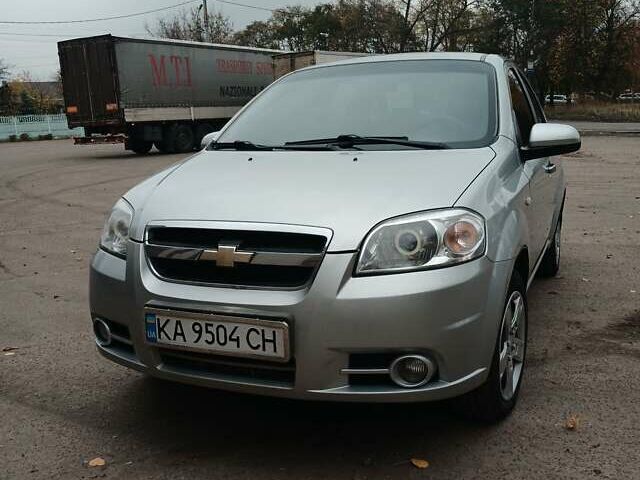 Серый Шевроле Авео, объемом двигателя 1.5 л и пробегом 220 тыс. км за 4100 $, фото 1 на Automoto.ua