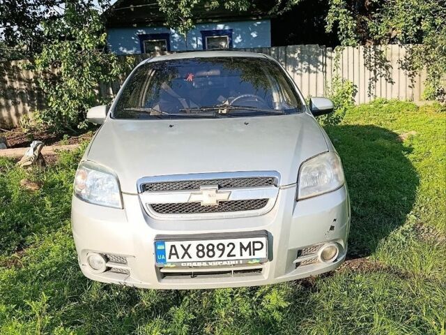 Сірий Шевроле Авео, об'ємом двигуна 1.5 л та пробігом 300 тис. км за 3000 $, фото 1 на Automoto.ua