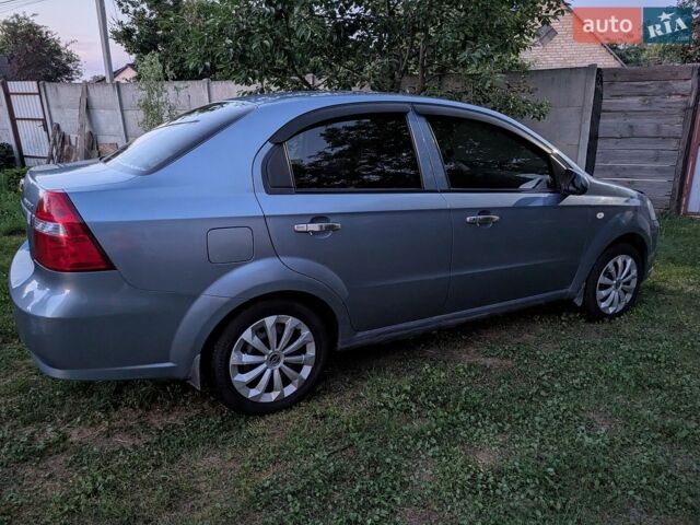 Сірий Шевроле Авео, об'ємом двигуна 1.5 л та пробігом 233 тис. км за 2800 $, фото 1 на Automoto.ua