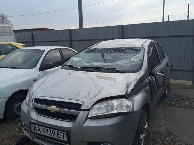 Сірий Шевроле Авео, об'ємом двигуна 1.5 л та пробігом 158 тис. км за 1700 $, фото 1 на Automoto.ua