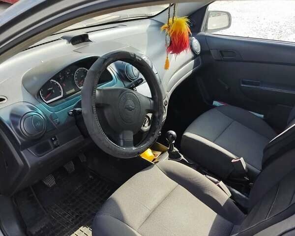 Серый Шевроле Авео, объемом двигателя 1.5 л и пробегом 105 тыс. км за 4000 $, фото 1 на Automoto.ua