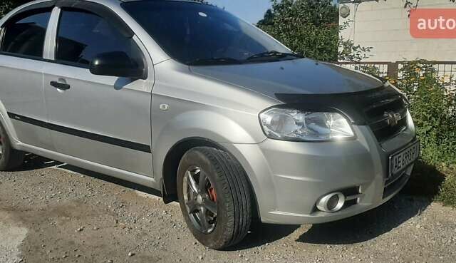 Сірий Шевроле Авео, об'ємом двигуна 1.5 л та пробігом 187 тис. км за 4200 $, фото 1 на Automoto.ua