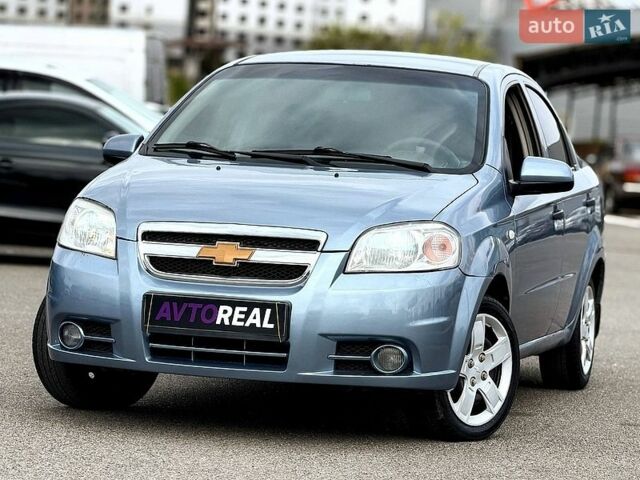 Серый Шевроле Авео, объемом двигателя 1.5 л и пробегом 271 тыс. км за 4400 $, фото 1 на Automoto.ua