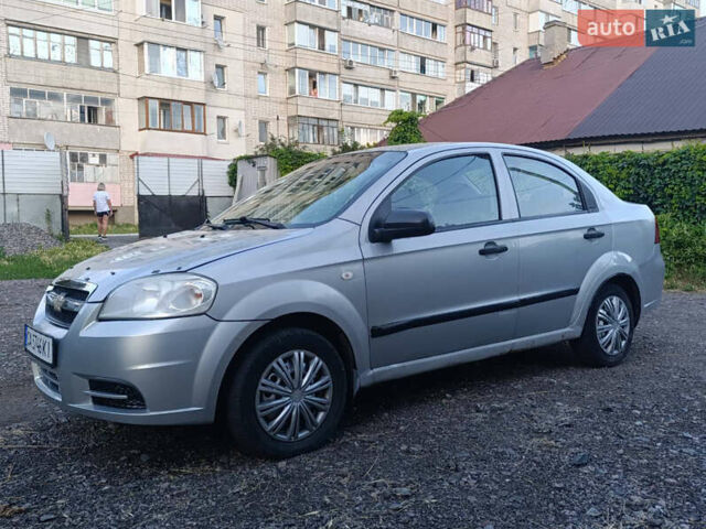 Серый Шевроле Авео, объемом двигателя 1.5 л и пробегом 355 тыс. км за 3200 $, фото 1 на Automoto.ua