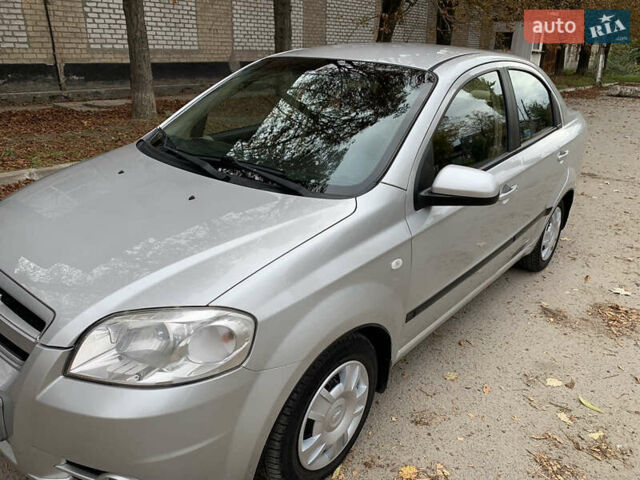 Серый Шевроле Авео, объемом двигателя 1.6 л и пробегом 75 тыс. км за 4400 $, фото 1 на Automoto.ua