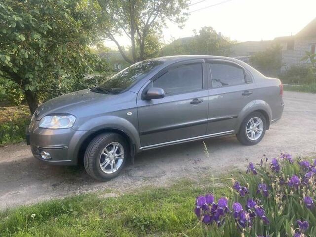 Сірий Шевроле Авео, об'ємом двигуна 0 л та пробігом 245 тис. км за 4500 $, фото 1 на Automoto.ua