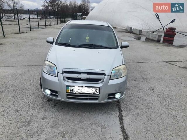 Серый Шевроле Авео, объемом двигателя 1.6 л и пробегом 272 тыс. км за 3500 $, фото 1 на Automoto.ua