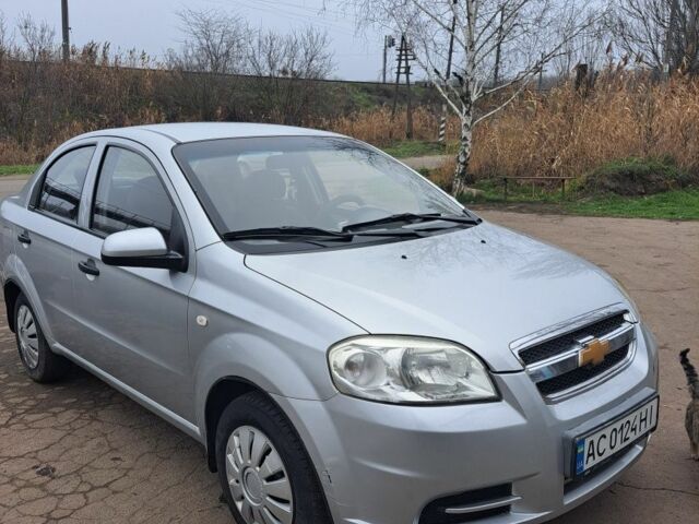 Сірий Шевроле Авео, об'ємом двигуна 1.5 л та пробігом 300 тис. км за 4100 $, фото 1 на Automoto.ua