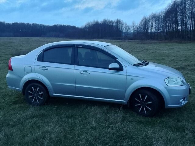 Сірий Шевроле Авео, об'ємом двигуна 1.6 л та пробігом 220 тис. км за 3900 $, фото 1 на Automoto.ua