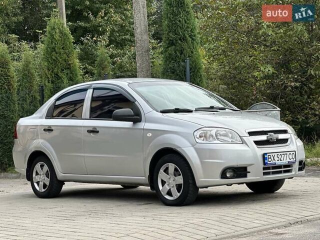 Серый Шевроле Авео, объемом двигателя 1.5 л и пробегом 193 тыс. км за 3450 $, фото 1 на Automoto.ua