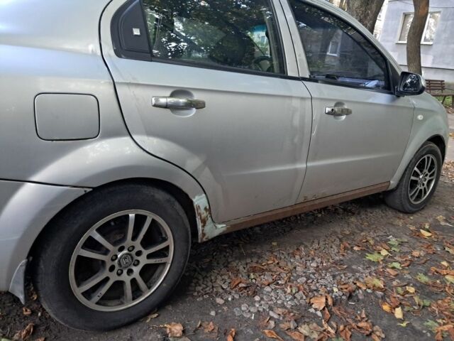 Серый Шевроле Авео, объемом двигателя 1.5 л и пробегом 330 тыс. км за 2510 $, фото 1 на Automoto.ua