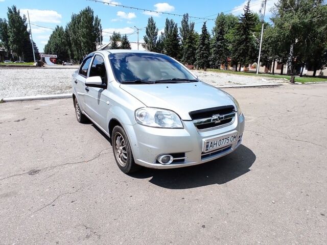 Серый Шевроле Авео, объемом двигателя 1.5 л и пробегом 200 тыс. км за 3500 $, фото 1 на Automoto.ua