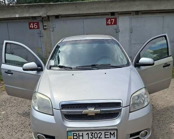 Серый Шевроле Авео, объемом двигателя 1.5 л и пробегом 250 тыс. км за 3000 $, фото 1 на Automoto.ua